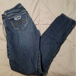 💛 Abercrombie & Fitch Distressed Jeans